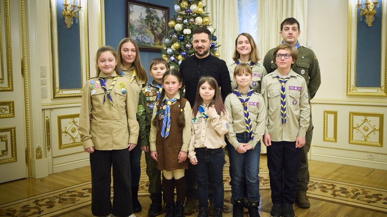 Представники скаутських організацій передали Президенту Вифлеємський вогонь миру - фото 1