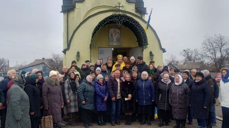 На Київщині у Троїцькому храмі вперше відслужили Літургію українською мовою - фото 1