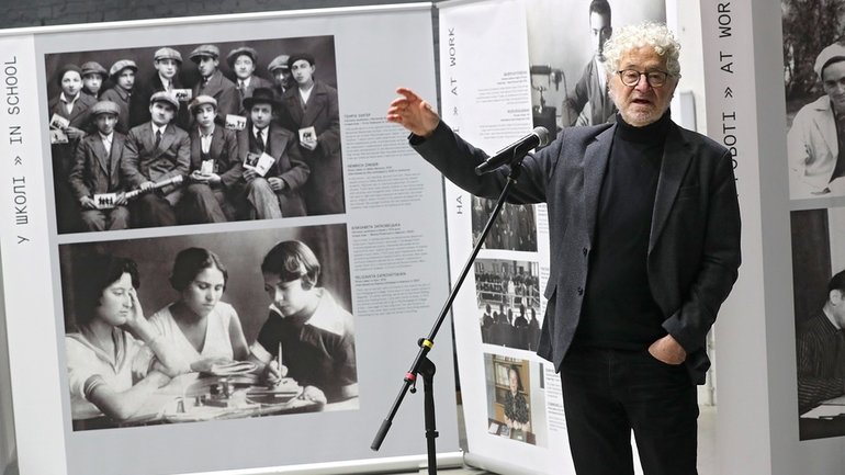 У Києві відкрилася виставка «Українсько-єврейське століття: фотографії та історії 1920–2024» - фото 1
