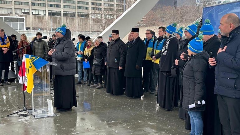 Учасники Постійного Синоду УГКЦ взяли участь у мітингу в Торонто до третьої річниці повномасштабного вторгнення - фото 1