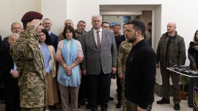 Зеленський узяв участь в іфтарі та відзначив воїнів державними нагородами - фото 1