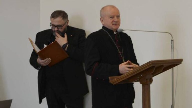 Єпископ РКЦ Собіло: «Нас дуже непокоїть бажання домовлятися з агресором за наш рахунок» - фото 1