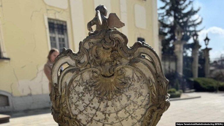 Stolen 'Sheptytsky chair' returned to Ukraine - фото 1
