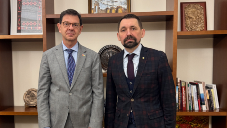 Точицький обговорив із послом Швейцарії відновлення культурної спадщини України - фото 1