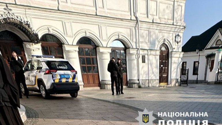 Комісія розпочала перевірку ближніх печер Києво-Печерської лаври, на місці працює поліція - фото 1