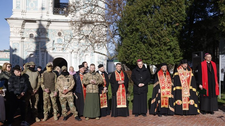 У Софії Київській пройшла екуменічна Хресна дорога - фото 1