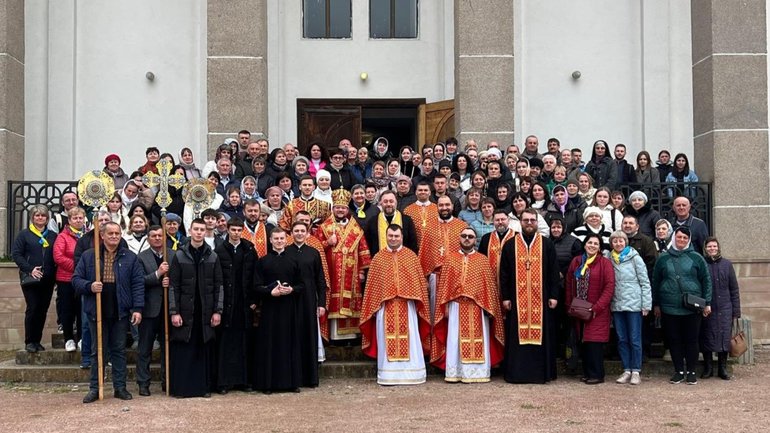 У Зарваниці вшанували пам’ять отця Василя Поточняка та презентували фільм про його життя і служіння - фото 1