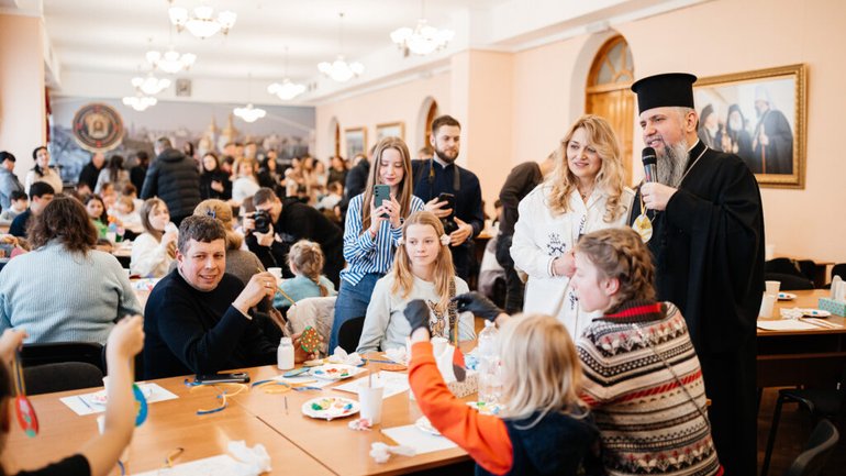У Києві для дітей захисників провели благодійний Великодній захід - фото 1