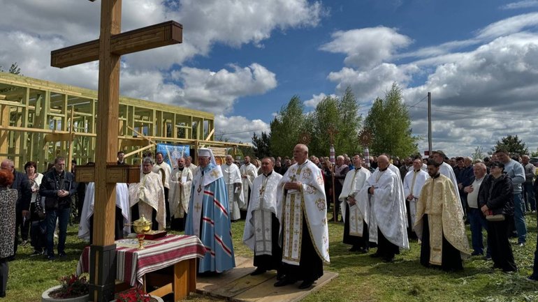 Поблизу Крилоса освятили землю під будівництво монастиря УГКЦ - фото 1