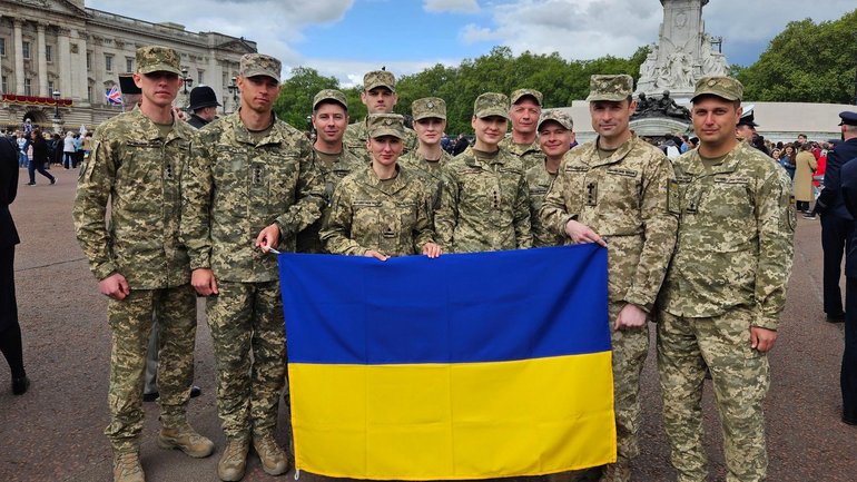 Військовий капелан УГКЦ взяв участь у параді до 80-річчя Дня Перемоги в Європі у Лондоні - фото 1