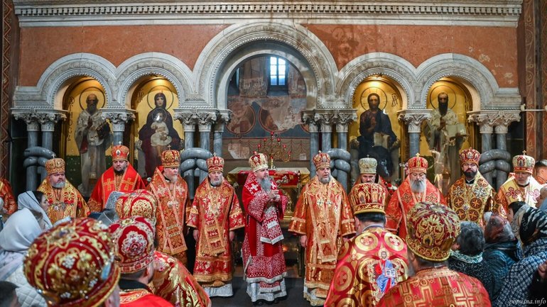 ПЦУ сьогодні вперше молилася у київському храмі св. Кирила - фото 1