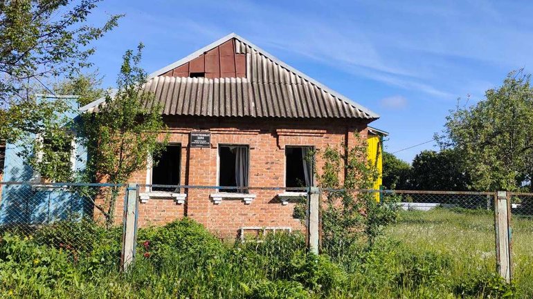 На Сумщині від російського авіаудару пошкоджено баптистський Дім молитви - фото 1