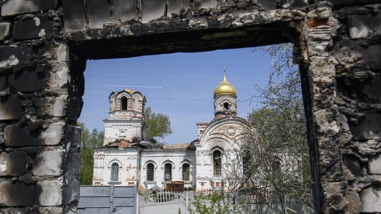 Напівзруйнована церква у селі Лукашівка - фото 1