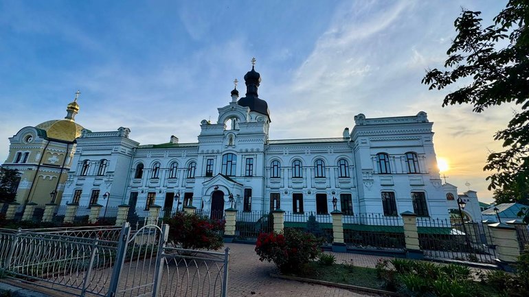 Монахи УПЦ МП скаржаться, що їм перешкоджають завозити харчові продукти до Києво-Печерської лаври - фото 1