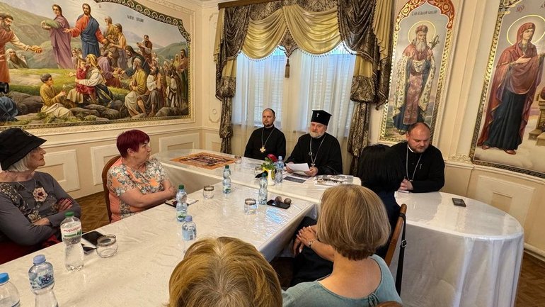 У Черкасах підписали скарги до Вищої ради правосуддя через затягування суду над митрополитом УПЦ МП - фото 1