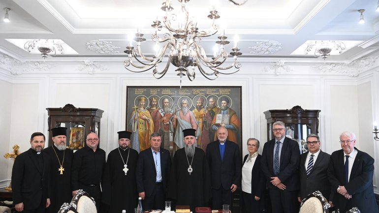 Митрополит Епіфаній зустрівся з делегацією Всесвітнього об’єднання біблійних товариств - фото 1