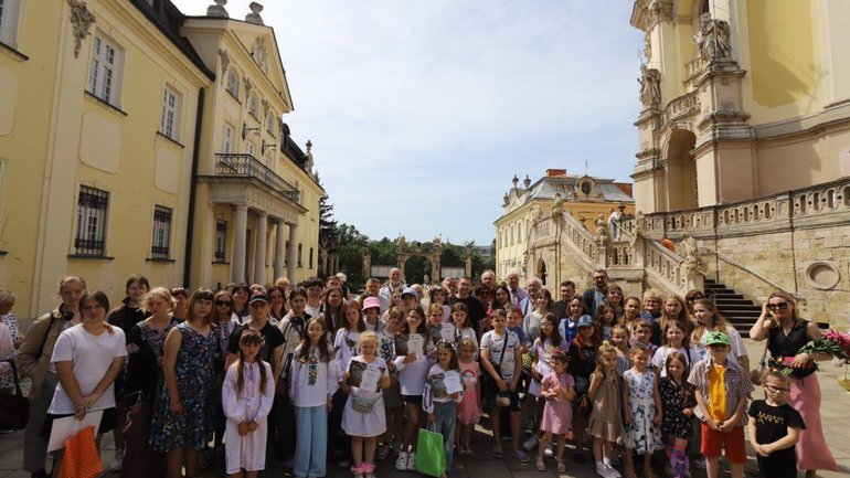 На площі перед архикатедральним собором святого Юрія у Львові буде "Країна янголів" - фото 1