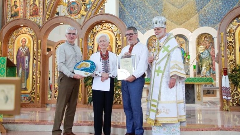 Митрополит Борис Ґудзяк вручив нагороду лідерці мирянського руху УГКЦ - фото 1