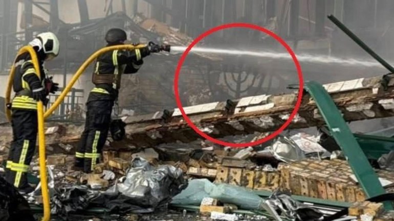 Рабин Моше Реувен Асман показав символічний знак після масованого обстрілу Києва - фото 1