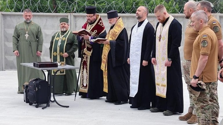 Православні і греко-католики освятили місце під будівництво військового храму - фото 1