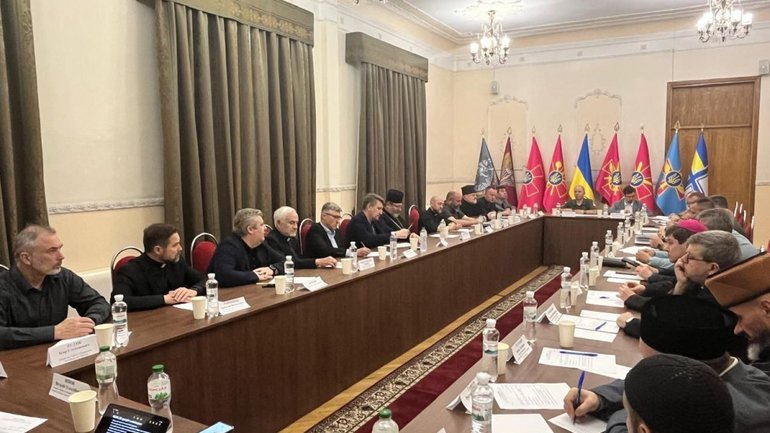ВРЦіРО та Міністерство оборони обговорили розвиток військового капеланства в Збройних Силах України - фото 1
