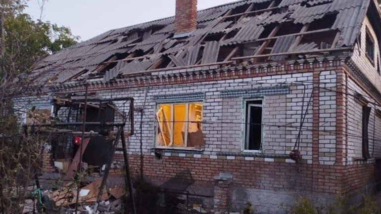 Росіяни нічними обстрілами пошкодили школу та церкву на Нікопольщині - фото 1