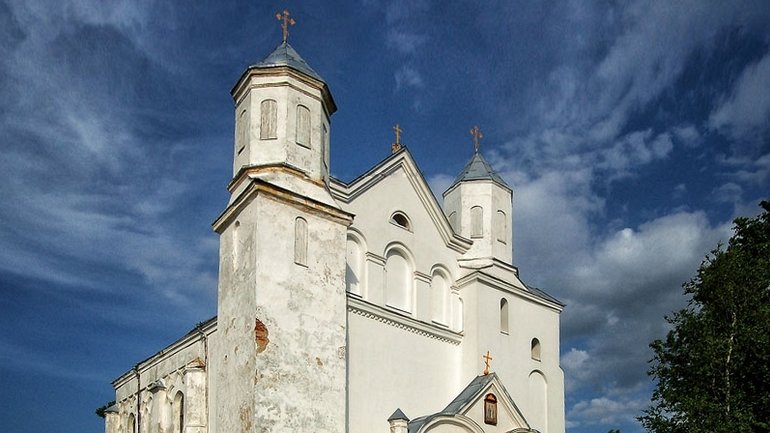 Собор святих Бориса і Гліба — пам'ятка архітектури XII–XVII століть у Новогрудку, колишньому духовному центрі Білоруської Церкви, від моменту побудови перебував у юрисдикції Константинопольського Патріархату, з 1317 р. – катедра митрополитів та місце проведення соборів Білоруської Церкви, відновлений в 1517—1519 рр. на кошти князя Костянтина Острозького - фото 1