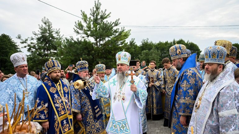 Предстоятель ПЦУ на Тернопільщині очолив Всеукраїнську прощу в памʼять про українських полеглих воїнів - фото 1