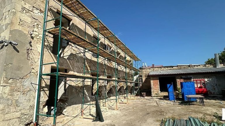 У Сімферополі шляхом демонтажу «відновлюють» старовинну синагогу - фото 1