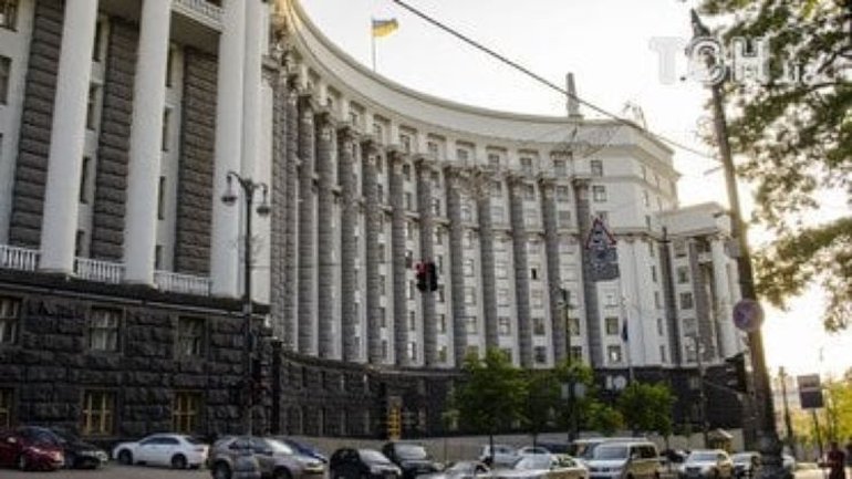 Нова заступниця міністра економіки задекларувала валюту, Мерседес та… ікону - фото 1