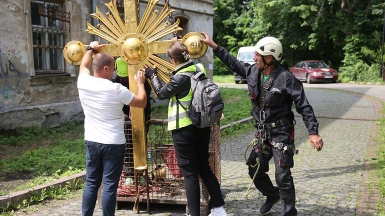 Історичний хрест із собору Святого Юра у Львові повернуть на купол до Покрови - фото 1