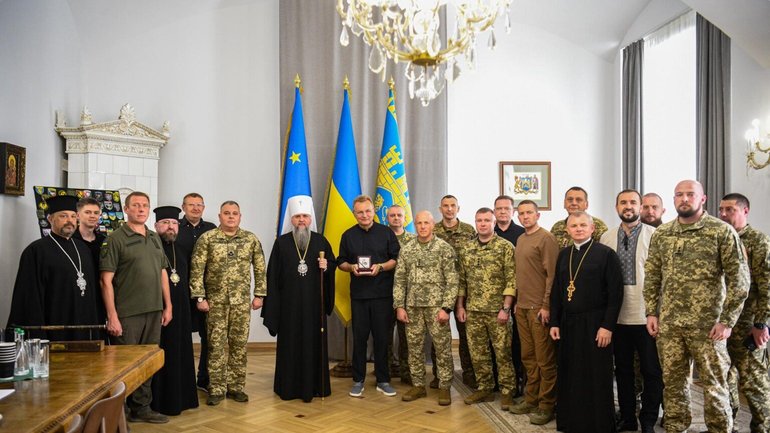 Предстоятель ПЦУ у Львові взяв участь в заходах до Дня памʼяті Захисників України - фото 1