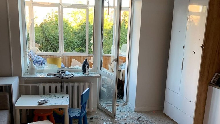 Під час нічної атаки на Вишгород постраждало помешкання священика УГКЦ - фото 1
