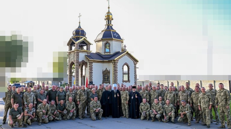 Митрополит Епіфаній благословив автомобілі для ЗСУ та відзначив українських воїнів - фото 1