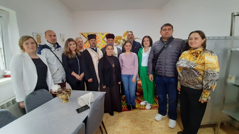 На Івано-Франківщині відкрили особливу соціальну пекарню при монастирі - фото 1