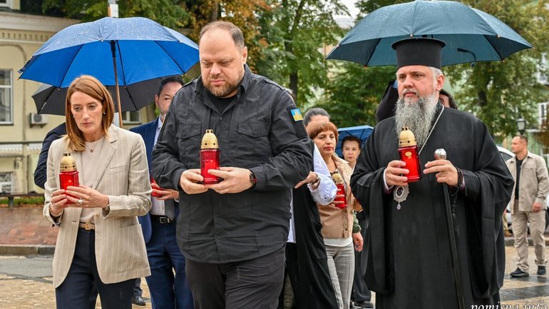 Metropolitan Epifaniy and leaders of Ukrainian and EU parliaments pay tribute to fallen defenders - фото 1
