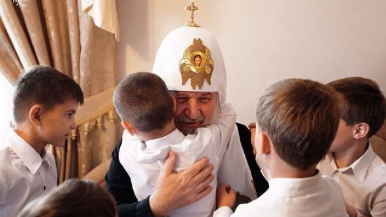 Kremlin actively involves Russian Orthodox Church in reshaping identity of deported Ukrainian children - фото 1
