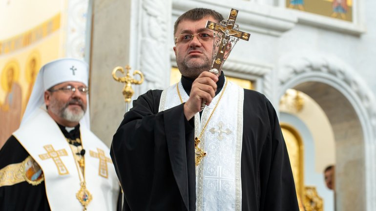 Глава УГКЦ привітав єпископа Володимира Фірмана із 25-річчям священства - фото 1