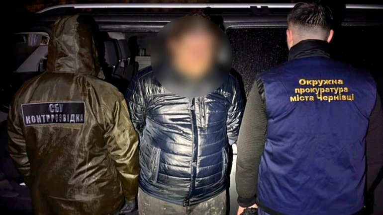 На Буковині священик Московського Патріархату за тисячі євро переправляв чоловіків через кордон - фото 1