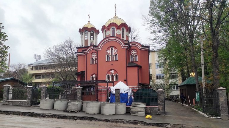 УПЦ МП судиться із владою за храм на території лікарні Чернівців - фото 1