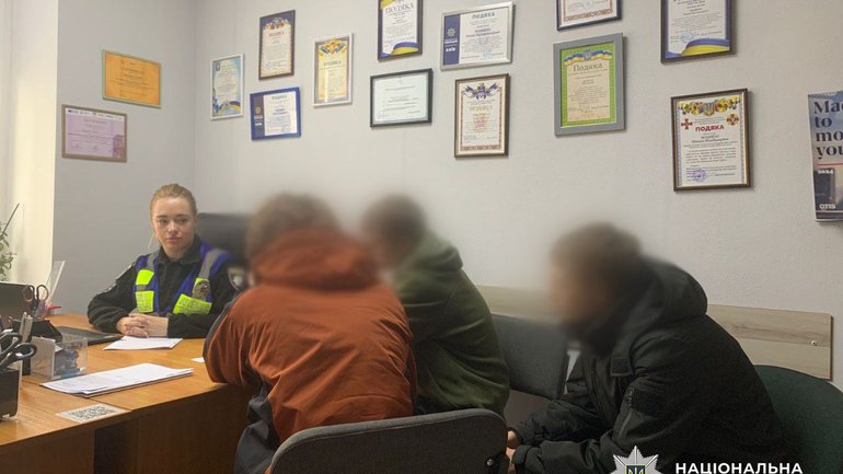 Поліція Києва встановила особи трьох неповнолітніх, які вчинили напад на синагогу - фото 1