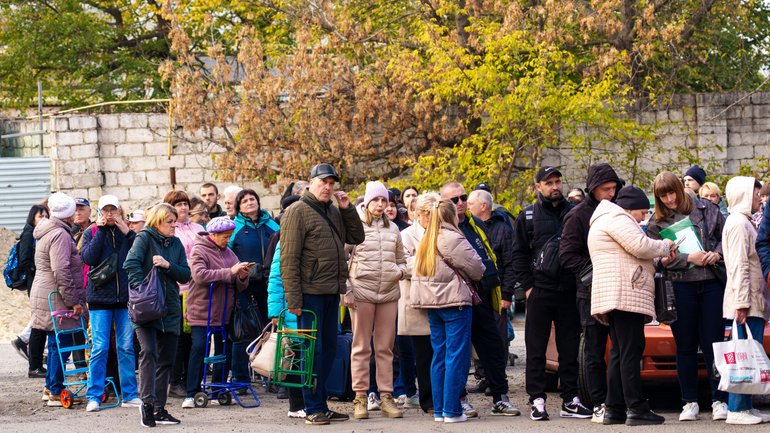 Сотні людей щодня потребують допомоги в Дніпрі - фото 1