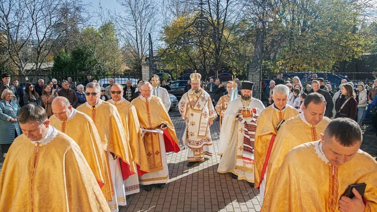 Україну з гуманітарною допомогою відвідав єпископ Мілан Стіпіч з Хорватії - фото 1