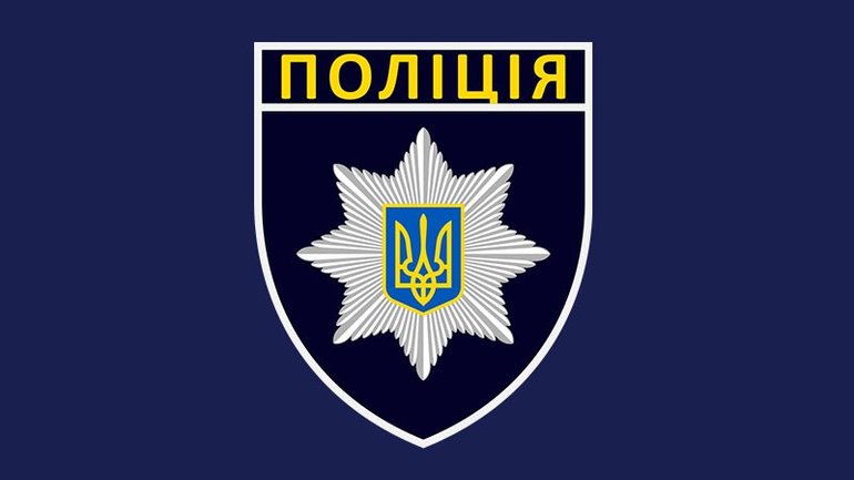На Чернігівщині затримали жінку, яка пошкодила могили захисників України - фото 1