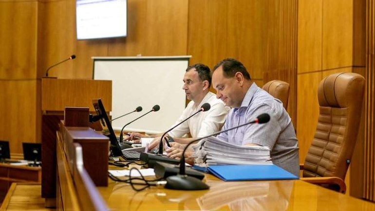 Мешканка Франківська через суд скасувала звернення міськради про заборону абортів - фото 1