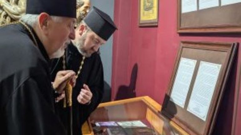 В Івано-Франківську відкрили виставку до 100-річчя від дня народження Патріарха Володимира Романюка - фото 1
