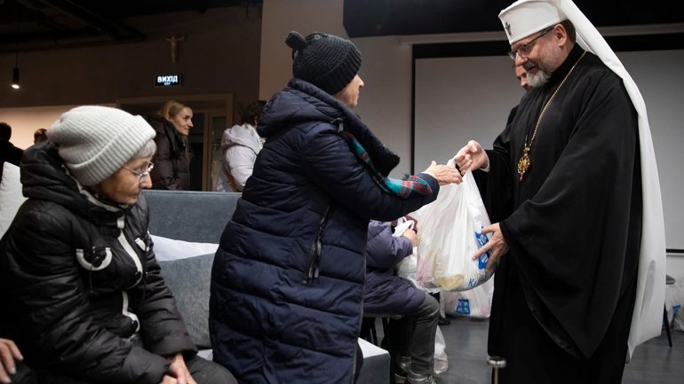 Глава УГКЦ у Патріаршому соборі в Києві зустрівся з потребуючими - фото 1