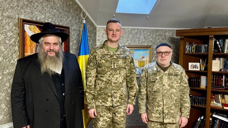 Рабин Асман зустрівся з новопризначеним начальником Служби військового капеланства ЗСУ - фото 1