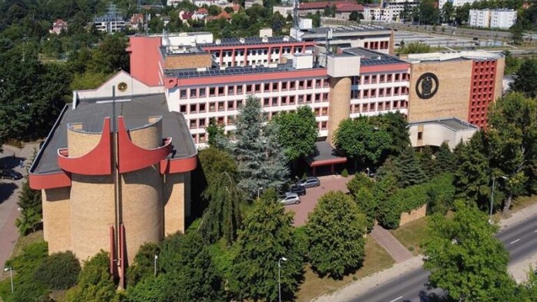 Щецинська семінарія скасувала різдвяний вечір з участю українофоба та антисеміта Гжегожа Брауна - фото 1