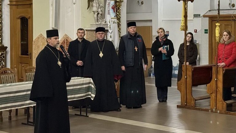 УГКЦ у Тернополі подарувала холодильники постраждалим від ракетного обстрілу - фото 1
